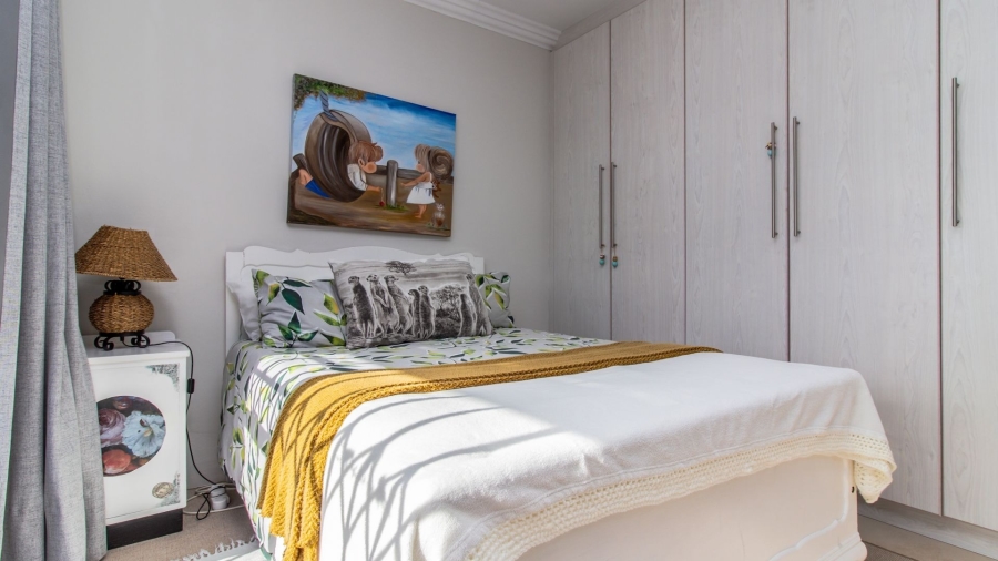 6 Bedroom Property for Sale in Franskraal Western Cape